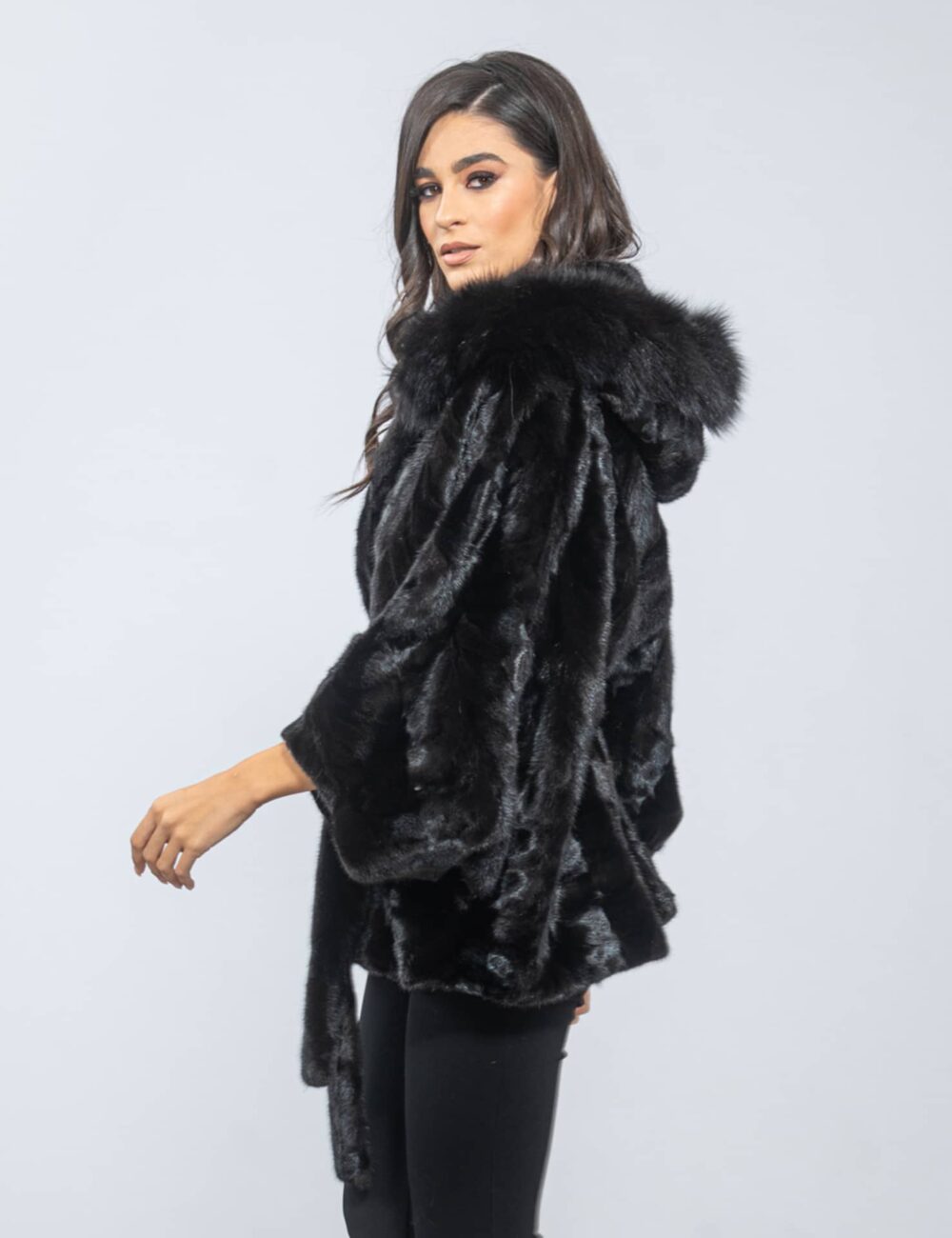 ONE SIZE black mink fur cape with hood and belt. – PAPEL FURS